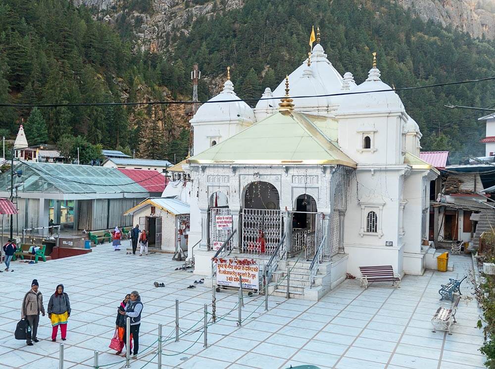 dehradun to gangotri taxi service